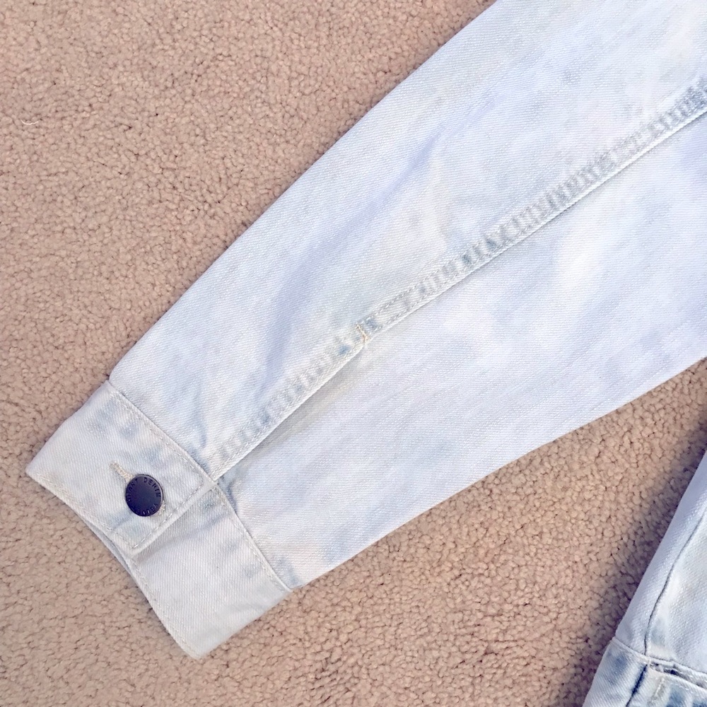 Denim Trucker Jacket Womens Medium White Wash Blue Patches Cotton Jean Jacket - Picture 12 of 16